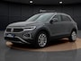 Volkswagen T-Roc 1.5 TSI Life | Camera | ACC | 17'' | Keyless | Getint Glas |