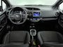 Toyota Yaris 1.5 Hybrid Bi-Tone | Lichtmetalen Velgen | Mistlampen | Cruise Control + Climate Control | Elektrische Ramen + Spiegels |