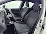 Toyota Yaris 1.5 Hybrid Bi-Tone | Lichtmetalen Velgen | Mistlampen | Cruise Control + Climate Control | Elektrische Ramen + Spiegels |