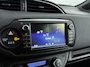Toyota Yaris 1.5 Hybrid Bi-Tone | Lichtmetalen Velgen | Mistlampen | Cruise Control + Climate Control | Elektrische Ramen + Spiegels |