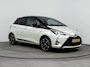 Toyota Yaris 1.5 Hybrid Bi-Tone | Lichtmetalen Velgen | Mistlampen | Cruise Control + Climate Control | Elektrische Ramen + Spiegels |