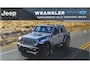 Jeep Wrangler Unlimited Hybride 280 KW plug inn 2.0T 80th Anniversary: In 06-2026 nieuw accu pakket bij Nefkens, waarde 15000! Airco, navi, dab, afneembare trekhaak, cruise, stuur en stoelverwarming, Apple carplay, hardtop, led koplampen, trailer ass, treeplanken