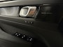 Volvo XC40 T5 Recharge Ultimate Dark | Trekhaak | Schuifdak | Harman Kardon | Parkeercamera | All Season banden | Adaptieve Cruise Control | Pilot Assist | BLIS Dode Hoek Detectie | Bestuurdersstoel elektrisch geheugen | Stoel en Stuurwielverwarming | Privacy Glass | 19 Inch | Passagiersstoel elektrisch | Microtech / alcantara bekleding met wit stiksel en bies | Zitting verlenging voorstoelen | Keyless Drive | Parkeersensoren voor+achter | Privacy Glass | Elektrisch bedienbare achterklep | Climate Control L+R | DAB Radio | Apple Carplay/Android Auto | Volvo On Call met mobiele App functie | Onyx Black Metallic |