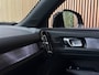 Volvo XC40 T5 Recharge Ultimate Dark | Trekhaak | Schuifdak | Harman Kardon | Parkeercamera | All Season banden | Adaptieve Cruise Control | Pilot Assist | BLIS Dode Hoek Detectie | Bestuurdersstoel elektrisch geheugen | Stoel en Stuurwielverwarming | Privacy Glass | 19 Inch | Passagiersstoel elektrisch | Microtech / alcantara bekleding met wit stiksel en bies | Zitting verlenging voorstoelen | Keyless Drive | Parkeersensoren voor+achter | Privacy Glass | Elektrisch bedienbare achterklep | Climate Control L+R | DAB Radio | Apple Carplay/Android Auto | Volvo On Call met mobiele App functie | Onyx Black Metallic |