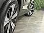 Volvo XC40 T5 Recharge Ultimate Dark | Trekhaak | Schuifdak | Harman Kardon | Parkeercamera | All Season banden | Adaptieve Cruise Control | Pilot Assist | BLIS Dode Hoek Detectie | Bestuurdersstoel elektrisch geheugen | Stoel en Stuurwielverwarming | Privacy Glass | 19 Inch | Passagiersstoel elektrisch | Microtech / alcantara bekleding met wit stiksel en bies | Zitting verlenging voorstoelen | Keyless Drive | Parkeersensoren voor+achter | Privacy Glass | Elektrisch bedienbare achterklep | Climate Control L+R | DAB Radio | Apple Carplay/Android Auto | Volvo On Call met mobiele App functie | Onyx Black Metallic |