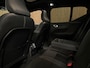 Volvo XC40 T5 Recharge Ultimate Dark | Trekhaak | Schuifdak | Harman Kardon | Parkeercamera | All Season banden | Adaptieve Cruise Control | Pilot Assist | BLIS Dode Hoek Detectie | Bestuurdersstoel elektrisch geheugen | Stoel en Stuurwielverwarming | Privacy Glass | 19 Inch | Passagiersstoel elektrisch | Microtech / alcantara bekleding met wit stiksel en bies | Zitting verlenging voorstoelen | Keyless Drive | Parkeersensoren voor+achter | Privacy Glass | Elektrisch bedienbare achterklep | Climate Control L+R | DAB Radio | Apple Carplay/Android Auto | Volvo On Call met mobiele App functie | Onyx Black Metallic |