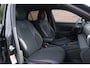 Volkswagen T-Roc 1.5 eTSi 150pk DSG R-Line - Adaptive cruise - Apple CarPlay - Achteruitrijcamera - Keyless entry - Stoelverwarming - Elektrische achterklep - Dodehoekdetectie - Parkeersensoren