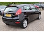 Ford Fiesta 1.4 Ghia Automaat / NL-auto / Clima / Cruise / Pdc / Trekhaak