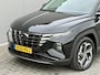 Hyundai Tucson 1.6 T-GDI PHEV Comfort Smart Sky 4WD / Dealer Onderhouden / SOH 100% / Panoramadak / Adaptief Cruise Control / Navigatie / Achteruitrijcamera / Apple Carplay & Android Auto / Stoel & Stuurverwarming / 19" LM Velgen / Elektrische Achterklep /