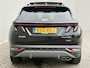 Hyundai Tucson 1.6 T-GDI PHEV Comfort Smart Sky 4WD / Dealer Onderhouden / SOH 100% / Panoramadak / Adaptief Cruise Control / Navigatie / Achteruitrijcamera / Apple Carplay & Android Auto / Stoel & Stuurverwarming / 19" LM Velgen / Elektrische Achterklep /