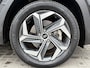 Hyundai Tucson 1.6 T-GDI PHEV Comfort Smart Sky 4WD / Dealer Onderhouden / SOH 100% / Panoramadak / Adaptief Cruise Control / Navigatie / Achteruitrijcamera / Apple Carplay & Android Auto / Stoel & Stuurverwarming / 19" LM Velgen / Elektrische Achterklep /