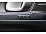 Volvo XC40 T4 Recharge Ultimate Dark | Stoelverwarming | Trekhaak | Parkeercamera | H/K | Pilot Assist | 20 Inch | BLIS | Keyless | Glossy Black