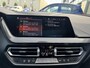 BMW 1-Serie 118i 140PK AUTOMAAT HI PANO/H&K/APPCARPLAY/HUD/ NAVI/DIGICOCKPIT/LED/2XKEYLESS/P-CAM/2XPDC/CLIMA/STUURWIELVERWARMING/MEDIA/S&S/SPORTZETELS/LMV - NL AUTO - KM=NAP - 2. EIG. -