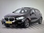 BMW 1-Serie 118i 140PK AUTOMAAT HI PANO/H&K/APPCARPLAY/HUD/ NAVI/DIGICOCKPIT/LED/2XKEYLESS/P-CAM/2XPDC/CLIMA/STUURWIELVERWARMING/MEDIA/S&S/SPORTZETELS/LMV - NL AUTO - KM=NAP - 2. EIG. -