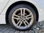 BMW 1-Serie 118i 136PK AUTOMAAT M SPORT APPCARPLAY/NAVI/SFEER/ DIGICOCKPIT/LED/2XPDC/KUIPZETELS/M-AERODYNAMICA/S&S/CLIMA/MEDIA/BTA - 1 EIG./NL AUTO/KM = NAP