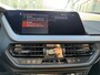 BMW 1-Serie 118i 136PK AUTOMAAT M SPORT APPCARPLAY/NAVI/SFEER/ DIGICOCKPIT/LED/2XPDC/KUIPZETELS/M-AERODYNAMICA/S&S/CLIMA/MEDIA/BTA - 1 EIG./NL AUTO/KM = NAP