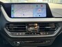BMW 1-Serie 118i 136PK AUTOMAAT M SPORT APPCARPLAY/NAVI/SFEER/ DIGICOCKPIT/LED/2XPDC/KUIPZETELS/M-AERODYNAMICA/S&S/CLIMA/MEDIA/BTA - 1 EIG./NL AUTO/KM = NAP