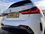 BMW 1-Serie 118i 136PK AUTOMAAT M SPORT APPCARPLAY/NAVI/SFEER/ DIGICOCKPIT/LED/2XPDC/KUIPZETELS/M-AERODYNAMICA/S&S/CLIMA/MEDIA/BTA - 1 EIG./NL AUTO/KM = NAP