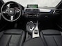 BMW 1-Serie 118i M Sport High Executive Automaat (GROOT NAVI, M PAKKET, MEMORY SEAT, LEDER, STOELVERWARMING, SPORTSTOELEN, FLIPPERS, GETINT GLAS, NIEUWSTAAT)