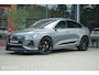 Audi e-tron Sportback 55 quattro S edition 95 kWh | HUD | Bang & Olufsen | RS-zetels | Nightvision | 23" velgen | Pano | 360 camera | Digital Matrix Led | Clima achterin | Stoel en stuurwielverw. | Unieke S Look
