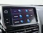 Peugeot 2008 1.2 PureTech Allure | Navigatie | Parkeersensoren achter | Cruise Control | 16'' Lichtmetalen velgen |