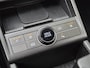 Hyundai Kona Electric Comfort Smart 65.4 kWh / SOH 99% / Fabrieksgarantie tot 05-2030 / Stuur- & Stoelverwarming / CCS snelladen / Warmtepomp / All season banden / Rondomzicht camera / Keyless Entry/Start / Elektrische achterklep / Apple Carplay Android Auto /