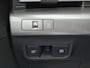 Hyundai Kona Electric Comfort Smart 65.4 kWh / SOH 99% / Fabrieksgarantie tot 05-2030 / Stuur- & Stoelverwarming / CCS snelladen / Warmtepomp / All season banden / Rondomzicht camera / Keyless Entry/Start / Elektrische achterklep / Apple Carplay Android Auto /