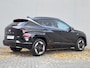 Hyundai Kona Electric Comfort Smart 65.4 kWh / SOH 99% / Fabrieksgarantie tot 05-2030 / Stuur- & Stoelverwarming / CCS snelladen / Warmtepomp / All season banden / Rondomzicht camera / Keyless Entry/Start / Elektrische achterklep / Apple Carplay Android Auto /