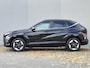 Hyundai Kona Electric Comfort Smart 65.4 kWh / SOH 99% / Fabrieksgarantie tot 05-2030 / Stuur- & Stoelverwarming / CCS snelladen / Warmtepomp / All season banden / Rondomzicht camera / Keyless Entry/Start / Elektrische achterklep / Apple Carplay Android Auto /