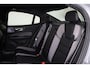Volvo S60 Recharge T8 AWD Ultimate Dark - Panorama/schuifdak - IntelliSafe Assist & Surround - Bowers & Wilkins audio - Adaptieve LED koplampen - Parkeercamera achter - Verwarmde voorstoelen, stuur & achterbank - Parkeersensoren voor & achter - Elektr. bedienb. voorstoelen met geheugen - Head up display - Inklapbare trekhaak - 19' LMV
