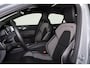 Volvo S60 Recharge T8 AWD Ultimate Dark - Panorama/schuifdak - IntelliSafe Assist & Surround - Bowers & Wilkins audio - Adaptieve LED koplampen - Parkeercamera achter - Verwarmde voorstoelen, stuur & achterbank - Parkeersensoren voor & achter - Elektr. bedienb. voorstoelen met geheugen - Head up display - Inklapbare trekhaak - 19' LMV