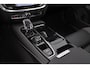 Volvo S60 Recharge T8 AWD Ultimate Dark - Panorama/schuifdak - IntelliSafe Assist & Surround - Bowers & Wilkins audio - Adaptieve LED koplampen - Parkeercamera achter - Verwarmde voorstoelen, stuur & achterbank - Parkeersensoren voor & achter - Elektr. bedienb. voorstoelen met geheugen - Head up display - Inklapbare trekhaak - 19' LMV