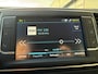 Peugeot e-Expert DC 75 kWh (Stoelverwarming - 2x Schuifdeuren - Keyless Entry - Laadruimte betimmering - Automatische Airco - Navigatie - Parkeersensoren V+A - Apple Carplay)