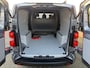 Peugeot e-Expert DC 75 kWh (Stoelverwarming - 2x Schuifdeuren - Keyless Entry - Laadruimte betimmering - Automatische Airco - Navigatie - Parkeersensoren V+A - Apple Carplay)