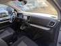 Peugeot e-Expert DC 75 kWh (Stoelverwarming - 2x Schuifdeuren - Keyless Entry - Laadruimte betimmering - Automatische Airco - Navigatie - Parkeersensoren V+A - Apple Carplay)