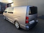Peugeot e-Expert DC 75 kWh (Stoelverwarming - 2x Schuifdeuren - Keyless Entry - Laadruimte betimmering - Automatische Airco - Navigatie - Parkeersensoren V+A - Apple Carplay)