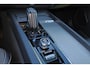 Volvo XC60 T8 Recharge AWD R-Design - Panorama/schuifdak - IntelliSafe Assist - Parkeercamera achter - Verwarmde voorstoelen & stuur - Parkeersensoren voor & achter - High Performance Audio - Elektr. bedienb. bestuurdersstoel met geheugen - Drive Mode Settings - Extra getint glas - Inklapbare trekhaak - 19' LMV