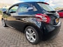 Peugeot 208 1.2 VTi Allure van 2de Eigenaar en navigatie en bluetooth telefoon / media en cruise controle