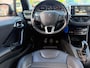 Peugeot 208 1.2 VTi Allure van 2de Eigenaar en navigatie en bluetooth telefoon / media en cruise controle