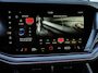 Volkswagen Touareg 3.0 TSi eHybrid 4MOTION R | 462PK | Panoramadak | NL-Auto | Night Vision | Massage + Ventilatie | HUD | Dynaudio | Luchtvering | Soft Close | Adaptive Cruise | Ambiance Interieur | Keyless Entry | Stoelverwarming V+A | Stuurverwarming | Trekhaak |