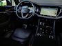 Volkswagen Touareg 3.0 TSi eHybrid 4MOTION R | 462PK | Panoramadak | NL-Auto | Night Vision | Massage + Ventilatie | HUD | Dynaudio | Luchtvering | Soft Close | Adaptive Cruise | Ambiance Interieur | Keyless Entry | Stoelverwarming V+A | Stuurverwarming | Trekhaak |