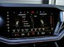Volkswagen Touareg 3.0 TSi eHybrid 4MOTION R | 462PK | Panoramadak | NL-Auto | Night Vision | Massage + Ventilatie | HUD | Dynaudio | Luchtvering | Soft Close | Adaptive Cruise | Ambiance Interieur | Keyless Entry | Stoelverwarming V+A | Stuurverwarming | Trekhaak |