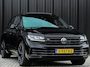 Volkswagen Touareg 3.0 TSi eHybrid 4MOTION R | 462PK | Panoramadak | NL-Auto | Night Vision | Massage + Ventilatie | HUD | Dynaudio | Luchtvering | Soft Close | Adaptive Cruise | Ambiance Interieur | Keyless Entry | Stoelverwarming V+A | Stuurverwarming | Trekhaak |