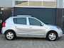 Dacia Sandero 1.2 Blackline AIRCO, CAMERA, TREKHAAK, 2e EIGENAAR, BOEKJES, NAP