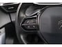 Peugeot 2008 1.2 PureTech 100pk Allure - Apple CarPlay - Climate control - Cruise control - Parkeersensoren - Navigatiesysteem - Rijstrooksensor