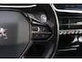 Peugeot 2008 1.2 PureTech 100pk Allure - Apple CarPlay - Climate control - Cruise control - Parkeersensoren - Navigatiesysteem - Rijstrooksensor