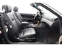 BMW 3-Serie Cabrio 323Ci Executive/ 6-Cil./ Windscherm/ Xenon/ Leder+Stoelverwarm./ Trekhaak/ Bluetooth/ Elek.+Memory Stoelen/ Clima/ Cruise/ 17''LMV/ Leder Multi-Stuur/ PDC/ Armsteun