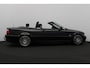 BMW 3-Serie Cabrio 323Ci Executive/ 6-Cil./ Windscherm/ Xenon/ Leder+Stoelverwarm./ Trekhaak/ Bluetooth/ Elek.+Memory Stoelen/ Clima/ Cruise/ 17''LMV/ Leder Multi-Stuur/ PDC/ Armsteun
