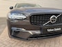 Volvo V90 T8 AWD 455pk Ultra Dark Panorama dak / HUD / 360 camera / Stoel/- stuurverwarming /