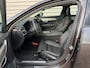 Volvo V90 T8 AWD 455pk Ultra Dark Panorama dak / HUD / 360 camera / Stoel/- stuurverwarming /